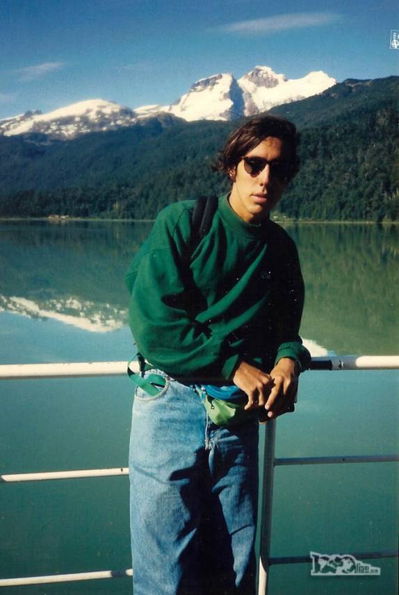 Navegando no Lago de Todos os Santos, vindo de Bariloche, na Argentina, para Puerto Varas, no Chile. Foto de 1992, quando o Rodrigo tinha um pouco mais de cabelo